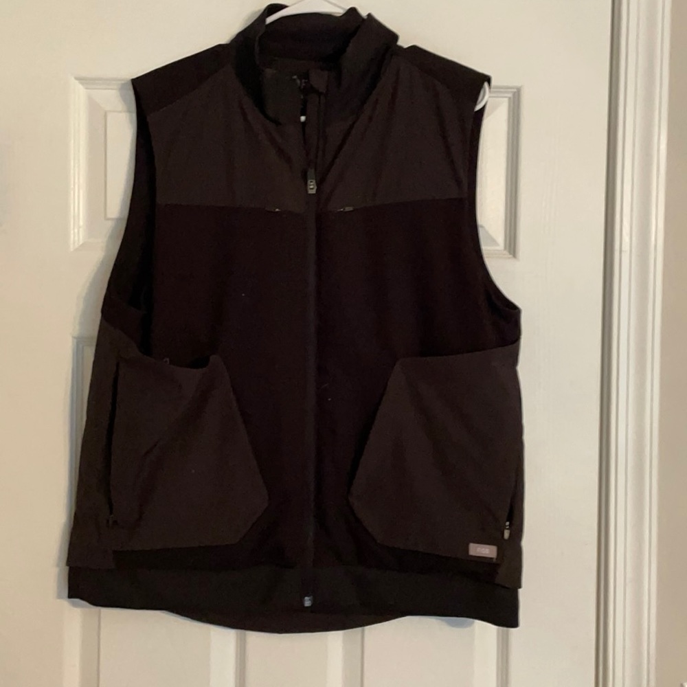Figs black vest, large